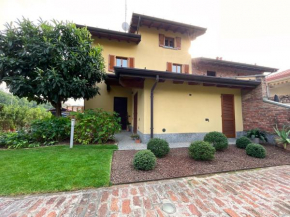 Entire accommodation with private garden near Milan and Lake Como - Free parking - Family friendly Seregno